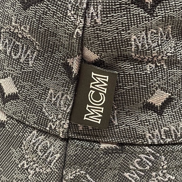 New MCM Logo Bucket Hat - Picture 13 of 13